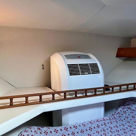 Cozy private two rooms yacht in Barcelona - Port Fórum Sant Adria de Besos Exterior foto